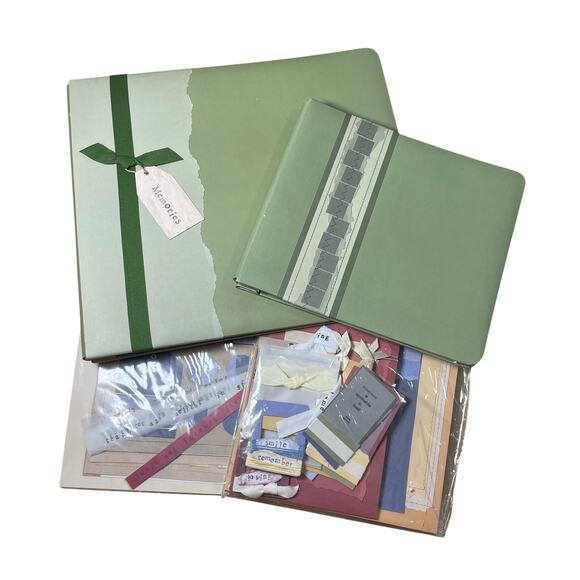 Colorbok Green Memories New Scrapbooking 2 Album Kit - 12 x 12 & 8 x 8 Albums - Picture 1 of 7